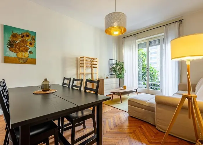 4 Bedrooms, 10 Guests, 250Sqm, Terrace, 5Mn Duomo