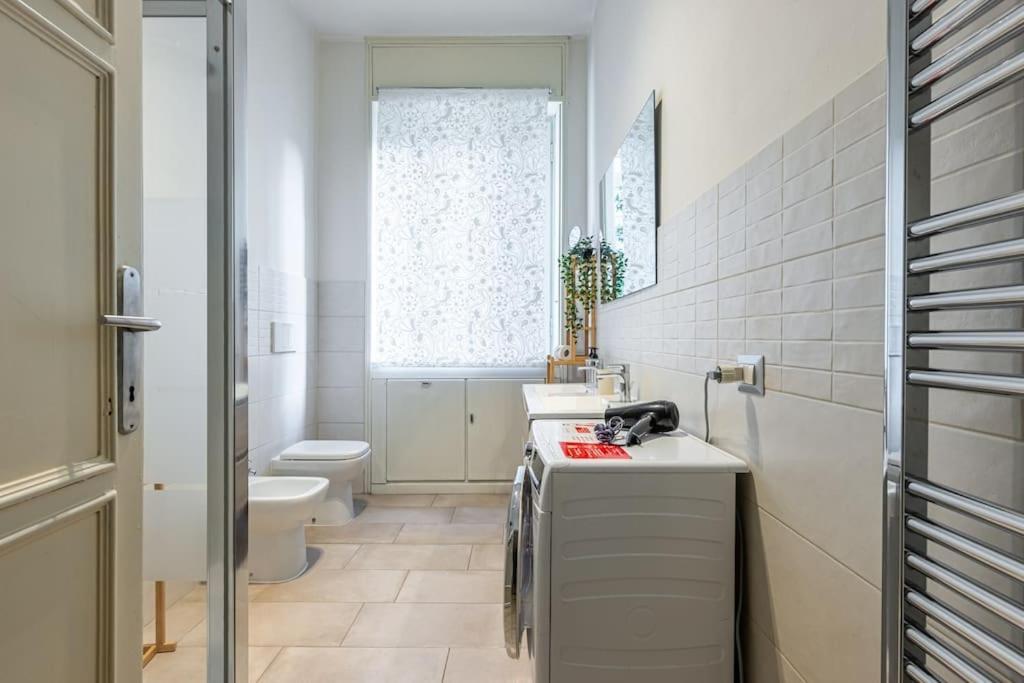 Appartement 4 Bedrooms, 10 Guests, 250sqm, Terrace, 5mn Duomo Milan