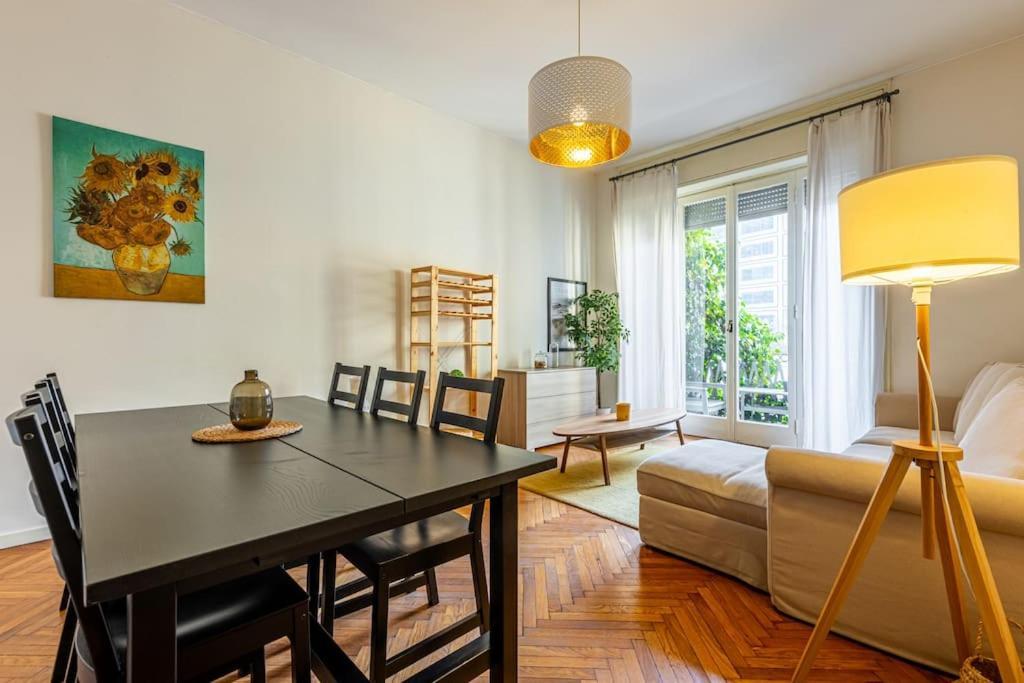 4 Bedrooms, 10 Guests, 250sqm, Terrace, 5mn Duomo